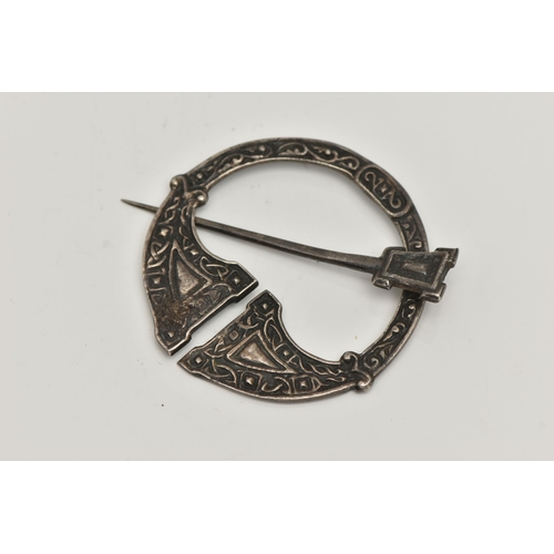 12 - A SCOTTISH SILVER IONA CLOAK CLASP, with Celtic decoration, stamped Iona with hallmark for Alexander... 