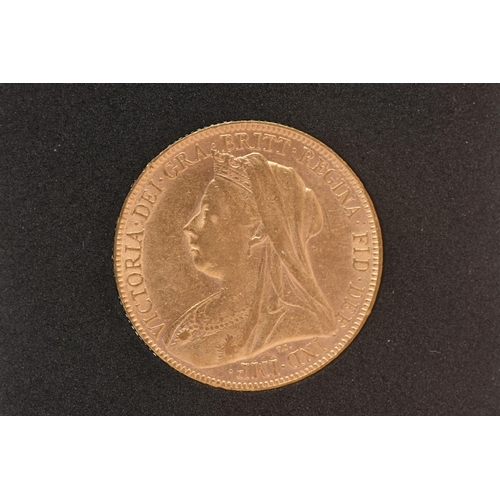 74 - A CASED FULL GOLD SOVEREIGN COIN VICTORIA 1898 VEILED HEAD, 7.98 gram, 22.05mm, 22ct