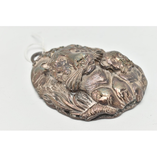 108 - A LIMITED EDITION 'BUCCELLATI' ORNAMENT, depicting a tiger mother and cub with foliage detail surrou... 