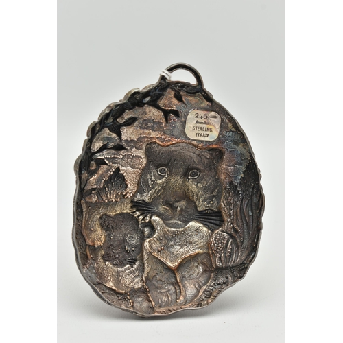 108 - A LIMITED EDITION 'BUCCELLATI' ORNAMENT, depicting a tiger mother and cub with foliage detail surrou... 