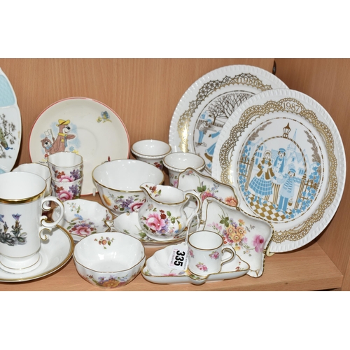 335 - A GROUP OF CERAMICS, to include fourteen pieces of Royal Crown Derby 'Derby Posies' gift and tea war... 