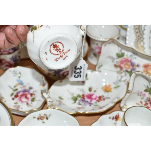 335 - A GROUP OF CERAMICS, to include fourteen pieces of Royal Crown Derby 'Derby Posies' gift and tea war... 