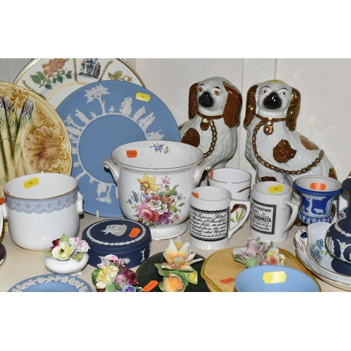 356 - A GROUP OF DECORATIVE CERAMIC ITEMS ETC, to include Coalport 6071 pattern plates and a dish - one pl... 