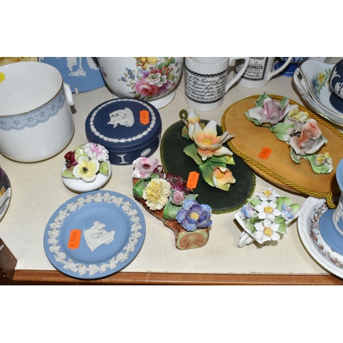 356 - A GROUP OF DECORATIVE CERAMIC ITEMS ETC, to include Coalport 6071 pattern plates and a dish - one pl... 