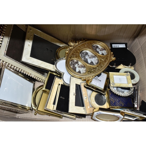 379 - SIX BOXES AND LOOSE ASSORTED SUNDRY ITEMS ETC, to include a box of metal wares - plated and brass ca... 