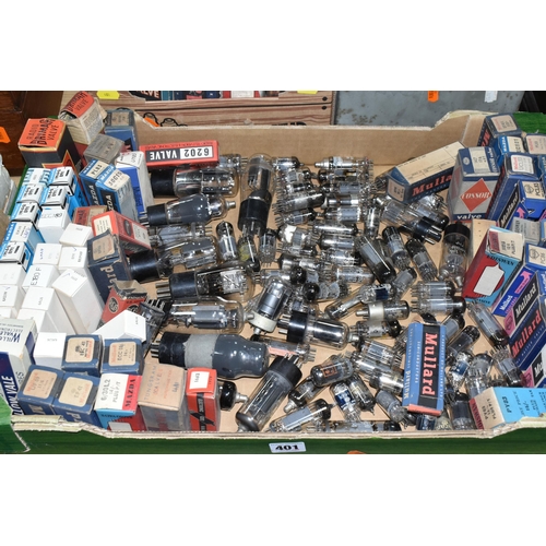 401 - A QUANTITY OF ASSORTED BOXED AND UNBOXED VALVES, boxed examples by Mazda, Mullard, Marconi, Ediswan,... 