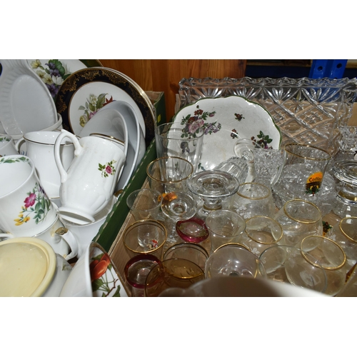 427 - FIVE BOXES AND LOOSE CERAMICS AND GLASS WARES, to include twelve pieces of Noritake Contemporary 'Le... 