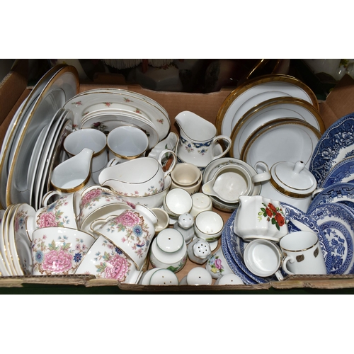 427 - FIVE BOXES AND LOOSE CERAMICS AND GLASS WARES, to include twelve pieces of Noritake Contemporary 'Le... 