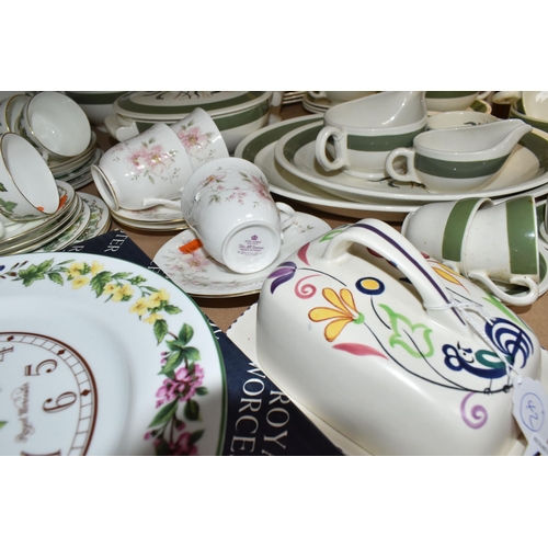 483 - A SELECTION OF TEA AND DINNER WARES ETC, to include Grindley 'Green-Gables' part dinner service,  to... 