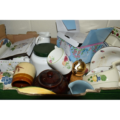 484 - FOUR BOXES AND LOOSE ASSORTED TEA AND KITCHEN WARES ETC, to include Crown Staffordshire teacups, sau... 