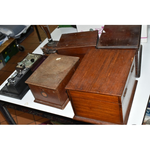 503 - A GROUP OF VINTAGE RADIOS, HORN AND EMPTY BOXES, to include a BBC crystal set marked 'P.O. No 410' a... 