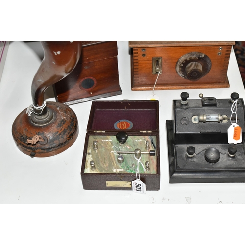 503 - A GROUP OF VINTAGE RADIOS, HORN AND EMPTY BOXES, to include a BBC crystal set marked 'P.O. No 410' a... 