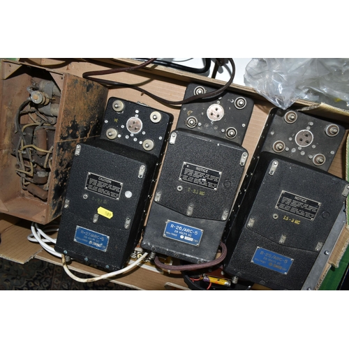 509 - A BOX AND LOOSE RADIO AND AMPLIFICATION ITEMS, to include R-25/ARC-5, R-26/ARC-5 and R-27/ARC-5 radi... 