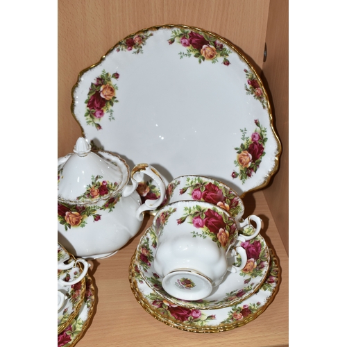 346 - A TWENTY SIX PIECE ROYAL ALBERT 'OLD COUNTRY ROSES' TEA SET, comprising a small teapot (spout chippe... 