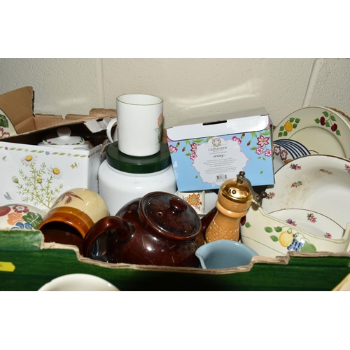 484 - FOUR BOXES AND LOOSE ASSORTED TEA AND KITCHEN WARES ETC, to include Crown Staffordshire teacups, sau... 