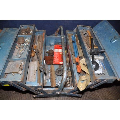 1077 - A METAL TOOLBOX AND TWO TRAYS CONTAINING AUTOMOTIVE TOOLS AND PARTS including a modern MG tool pouch... 