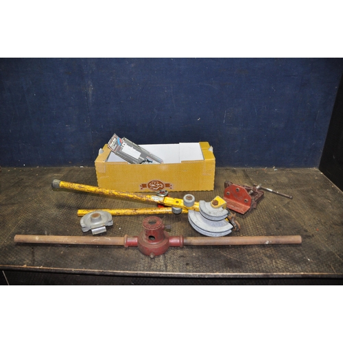 1078 - A TRAY CONTAINING PIPE WORK TOOLS including a Record 91 1/2 pipe clamp, a Hilmor pipe bender, a pipe... 