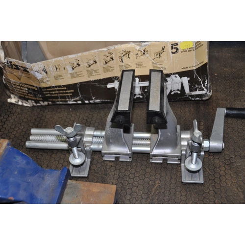 1085 - A ZYLISS VICE SYSTEM with box and accessories, a Mountain engineers vice and a smaller vice (3)