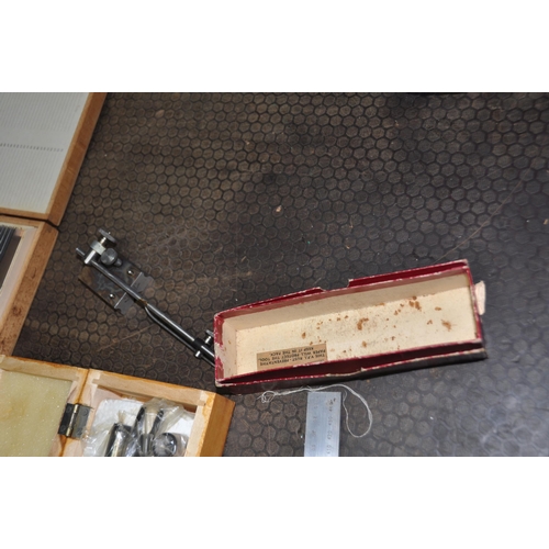 1086 - A TRAY CONTAINING TEST, MARKING AND MACHINING EQUIPMENT including a Mercer Dial gauge stand, an Ecli... 