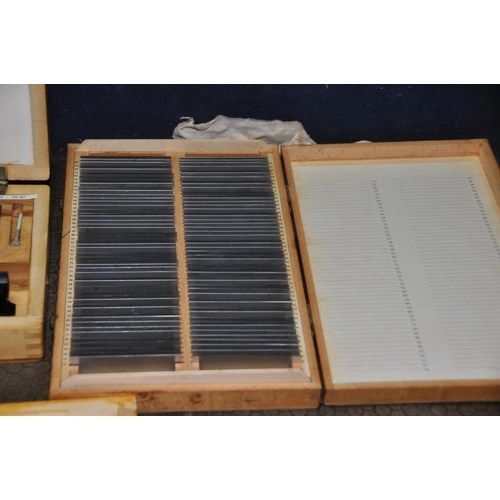 1086 - A TRAY CONTAINING TEST, MARKING AND MACHINING EQUIPMENT including a Mercer Dial gauge stand, an Ecli... 