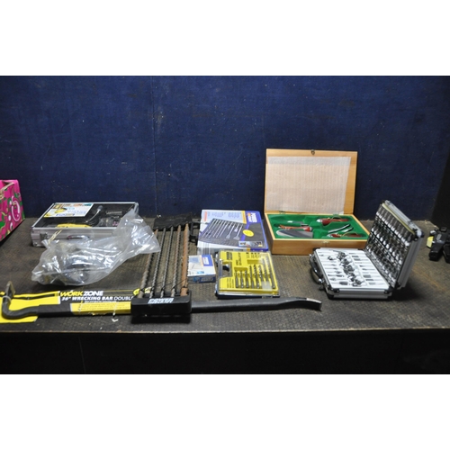 1094 - A TRAY CONTAINING NEW AND UNUSED TOOLS by Workzone, Powercraft, Faithful etc including a breaker bar... 