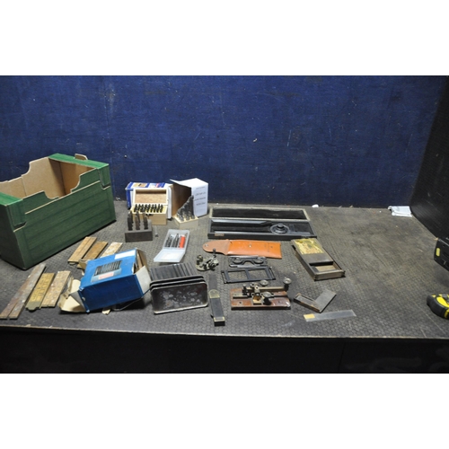 1115 - A TRAY CONTAINING TEST EQUIPMENT, TOOLS AND VINTAGE COLLECTABLES including a Somet angle square in c... 