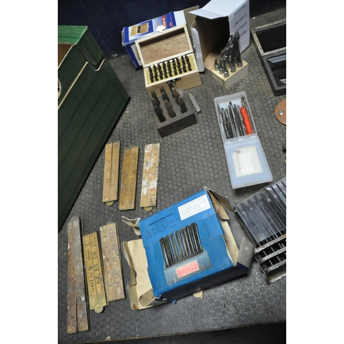 1115 - A TRAY CONTAINING TEST EQUIPMENT, TOOLS AND VINTAGE COLLECTABLES including a Somet angle square in c... 