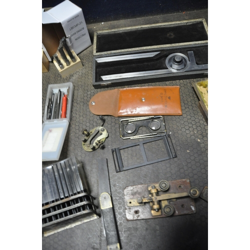 1115 - A TRAY CONTAINING TEST EQUIPMENT, TOOLS AND VINTAGE COLLECTABLES including a Somet angle square in c... 