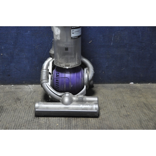 1152 - A DYSON DC25 UPRIGHT VACUUM CLEANER (PAT pass and working but brushbar doesn't turn)