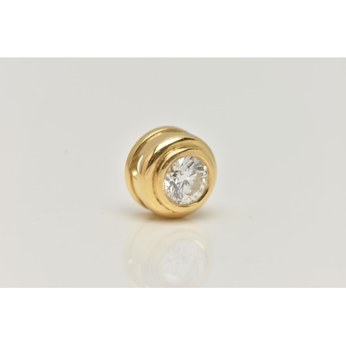 63 - AN 18CT GOLD SINGLE STONE DIAMOND PENDANT, the brilliant cut diamond in a collet setting to the plai... 