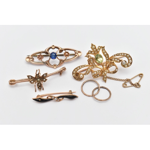 122 - FOUR EARLY 20TH CENTURY BROOCHES AND A PAIR OF HOOP EARRINGS, to include a peridot and split pearl s... 