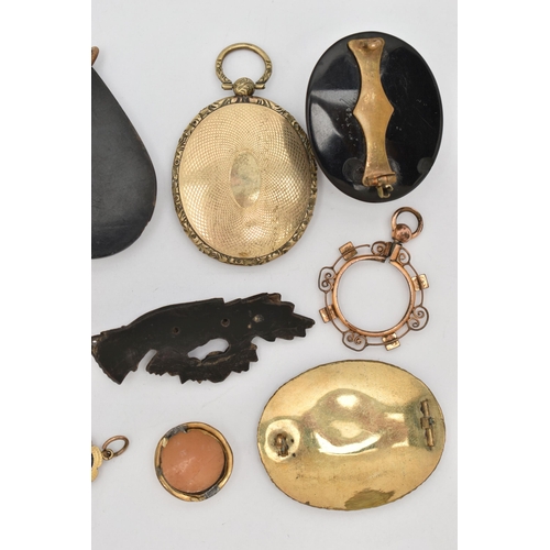 129 - ASSORTED JEWELLERY, to include an AF gold plated mourning brooch with vacant glazed compartment to t... 