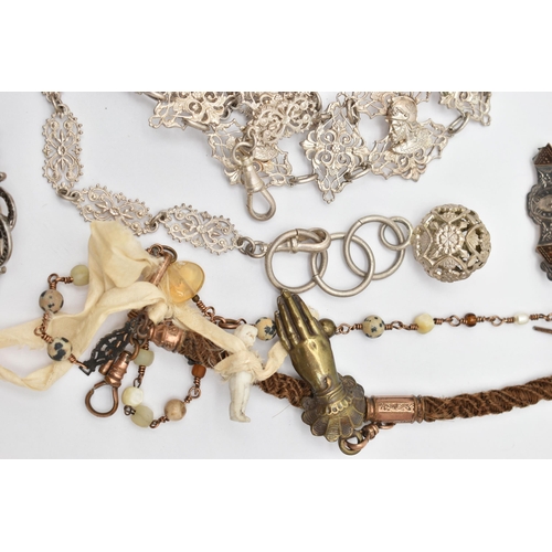 133 - ASSORTED JEWELLERY AND ITEMS, to include a silver sweetheart brooch, hallmarked Birmingham, a silver... 