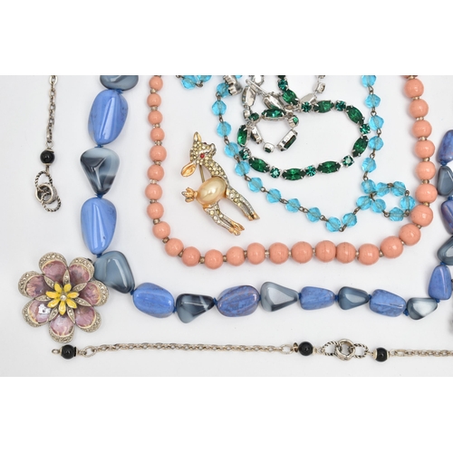 77 - A BAG OF ASSORTED COSTUME JEWELLERY, to include a blue glass bead necklace, a pink bead necklace wit... 