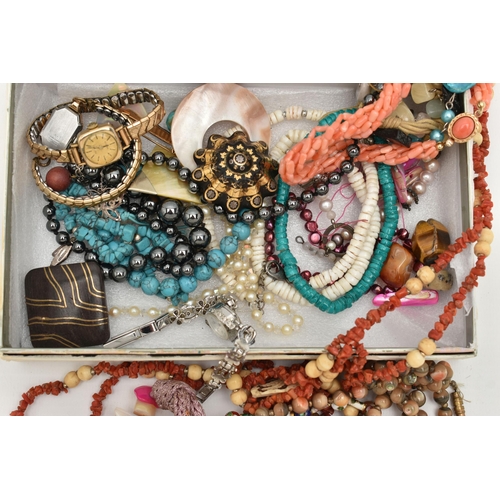 178 - ASSORTED SEMI-PRECIOUS JEWELLERY AND ITEMS, to include cultured pearl bracelets, shell bracelets, a ... 