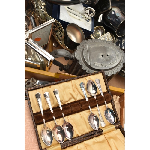 199 - A BOX OF ASSORTED WHITE METAL WARE AND CUTLERY, to include entree dishes, goblet, small trays, AF te... 