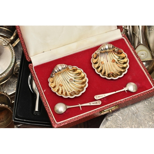 201 - A BOX OF ASSORTED WHITE METAL WARE, to include a boxed set of silver salts and spoons, shell shape s... 