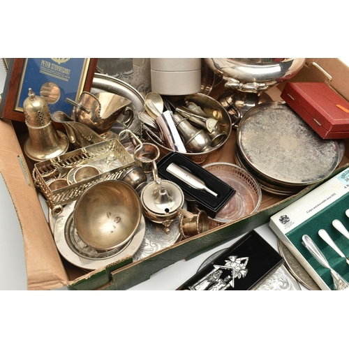 201 - A BOX OF ASSORTED WHITE METAL WARE, to include a boxed set of silver salts and spoons, shell shape s... 