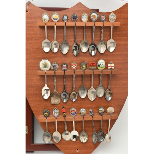 206 - A BOX OF ASSORTED TEASPOONS AND CASES, to include six wooden display cases, displaying and assortmen... 