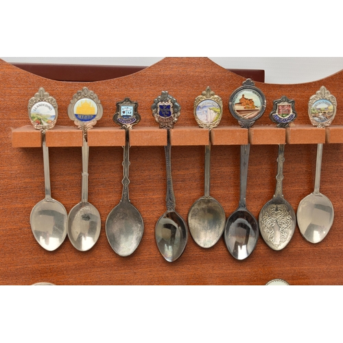 206 - A BOX OF ASSORTED TEASPOONS AND CASES, to include six wooden display cases, displaying and assortmen... 