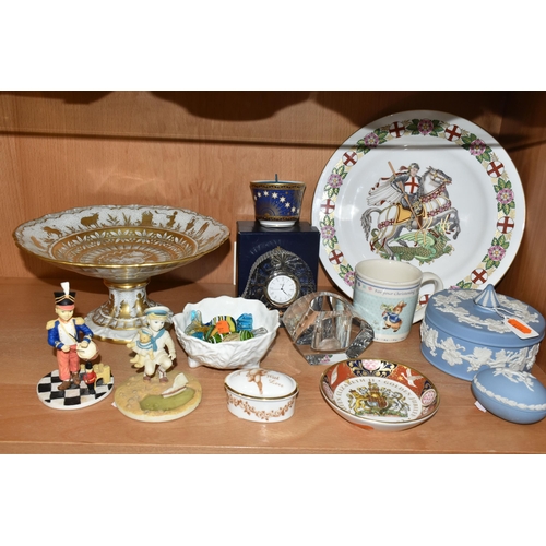 324 - A GROUP OF CERAMICS AND GLASS WARES, to include a Limoges comport, decorated with gilt classical fig... 