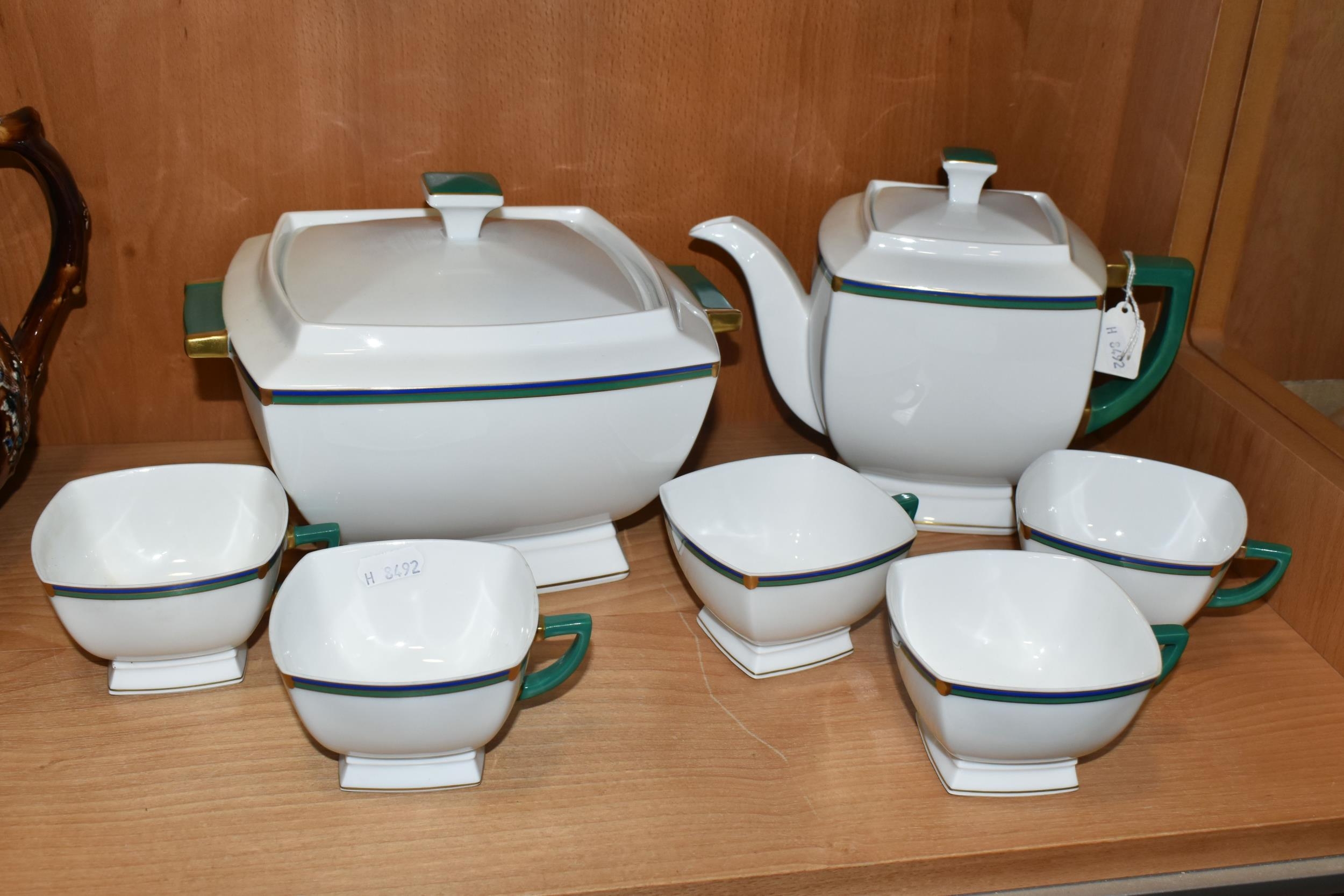 こけし 大谷良夫(総理大臣賞 受賞作家) 乙女椿 こけし 大谷良夫(総理大臣賞 受賞作家) 乙女椿 J・L Coquet LIMOGES