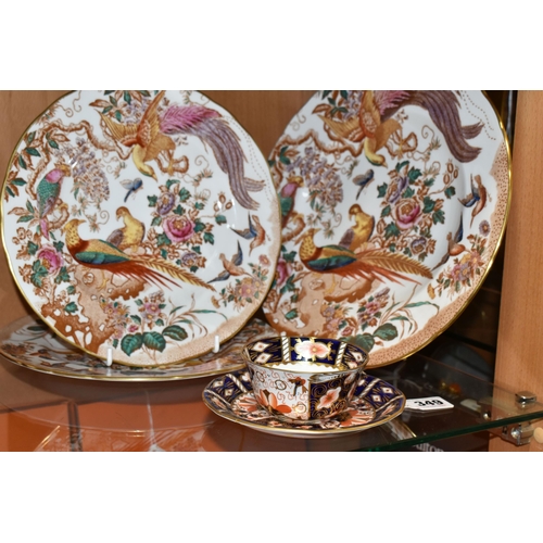 349 - THREE ROYAL CROWN DERBY 'OLDE AVESBURY' PATTERN CABINET PLATES AND IMARI 2451 PATTERN CUP AND SAUCER... 