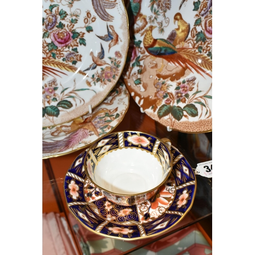 349 - THREE ROYAL CROWN DERBY 'OLDE AVESBURY' PATTERN CABINET PLATES AND IMARI 2451 PATTERN CUP AND SAUCER... 