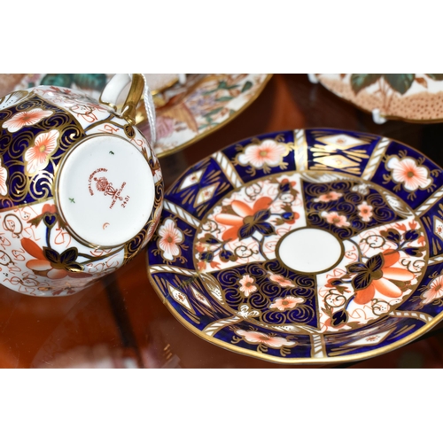 349 - THREE ROYAL CROWN DERBY 'OLDE AVESBURY' PATTERN CABINET PLATES AND IMARI 2451 PATTERN CUP AND SAUCER... 