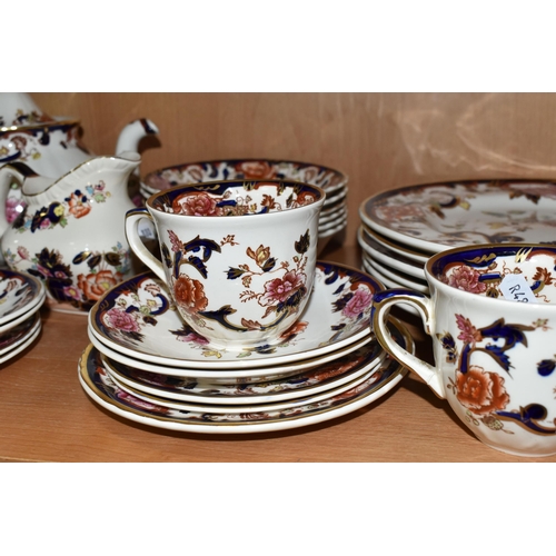 384 - A THIRTY EIGHT PIECE MASON'S MANDALAY DINNER SERVICE, to include a teapot (spout chipped), a cream j... 