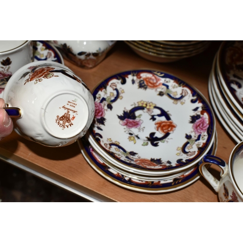 384 - A THIRTY EIGHT PIECE MASON'S MANDALAY DINNER SERVICE, to include a teapot (spout chipped), a cream j... 