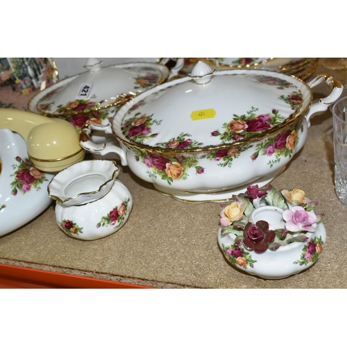 421 - A SELECTION OF ROYAL ALBERT OLD COUNTRY ROSES CERAMICS ETC, comprising six dinner plates, two tureen... 