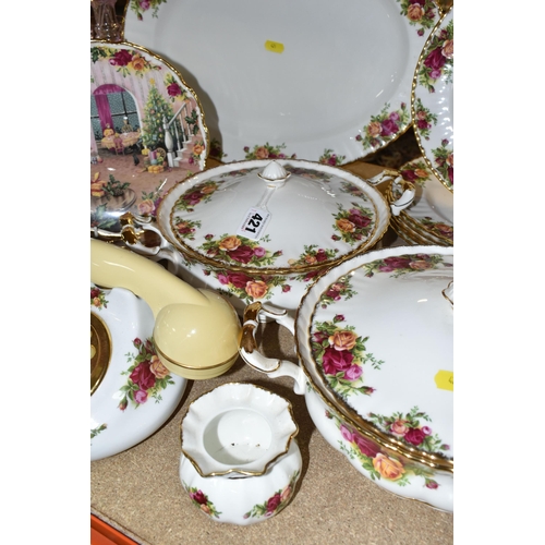 421 - A SELECTION OF ROYAL ALBERT OLD COUNTRY ROSES CERAMICS ETC, comprising six dinner plates, two tureen... 