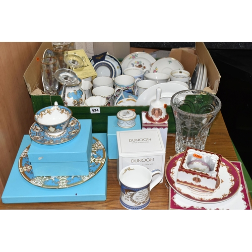 434 - THREE BOXES AND LOOSE ROYAL COMMEMORATIVE ORNAMENTS AND GIFT WARES, to include boxed Peter Jones cer... 